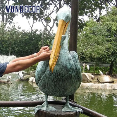Outdoor Garden Water Fountain Sculpture Bronze Animal Pelican Decoration